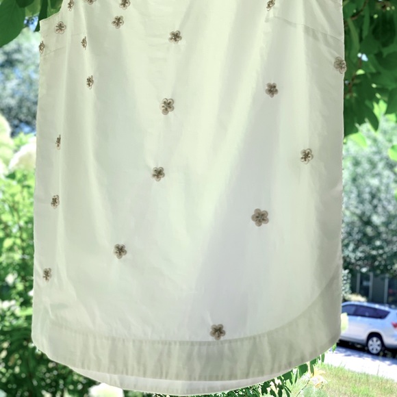 J. Crew white cotton beaded flower embellished sleeveless top - Picture 2 of 8